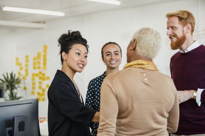 Office-colleagues-in-conversation